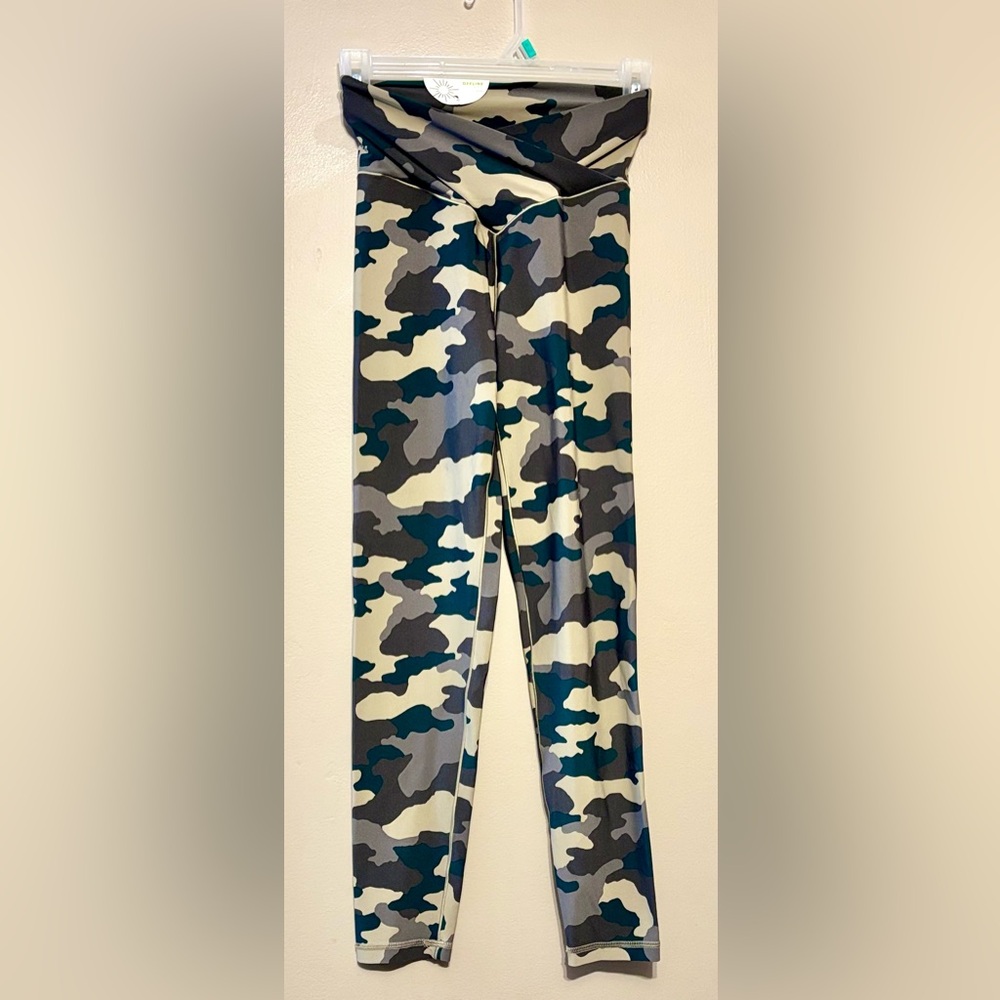 New Aerie Offline Real Me 7/8 Leggings (Camo) - Medium